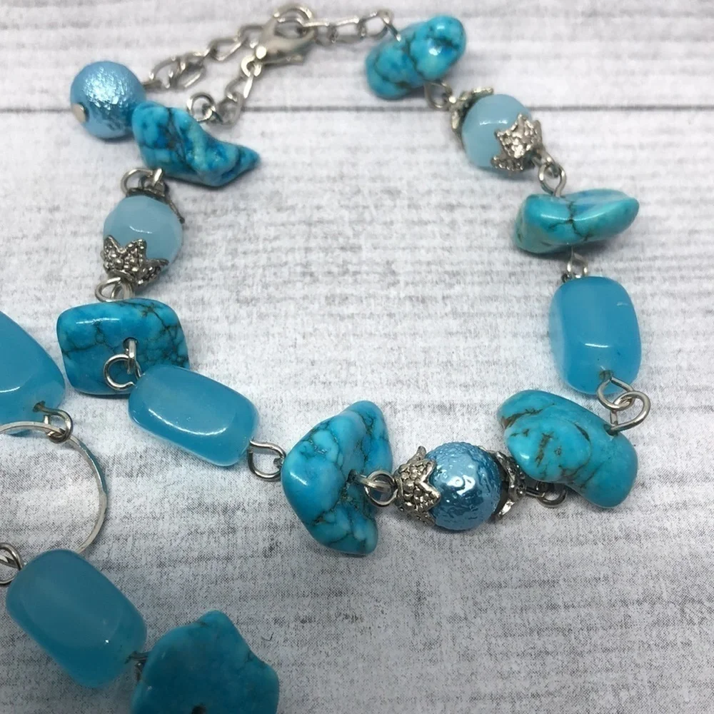 𝅺Turquoise blue beaded jewelry set necklace and bracelet boho trendy dressy.